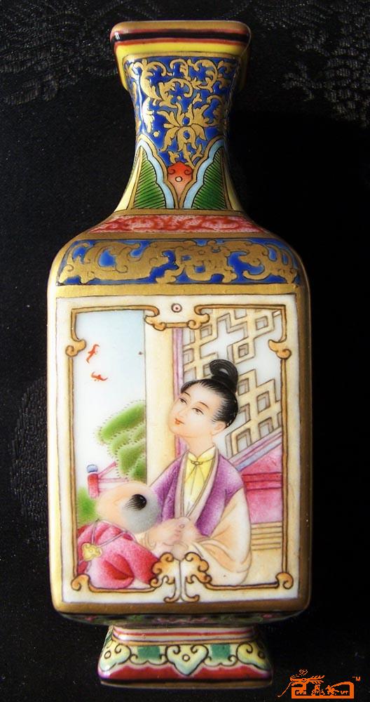 清乾隆珐琅彩小方瓶